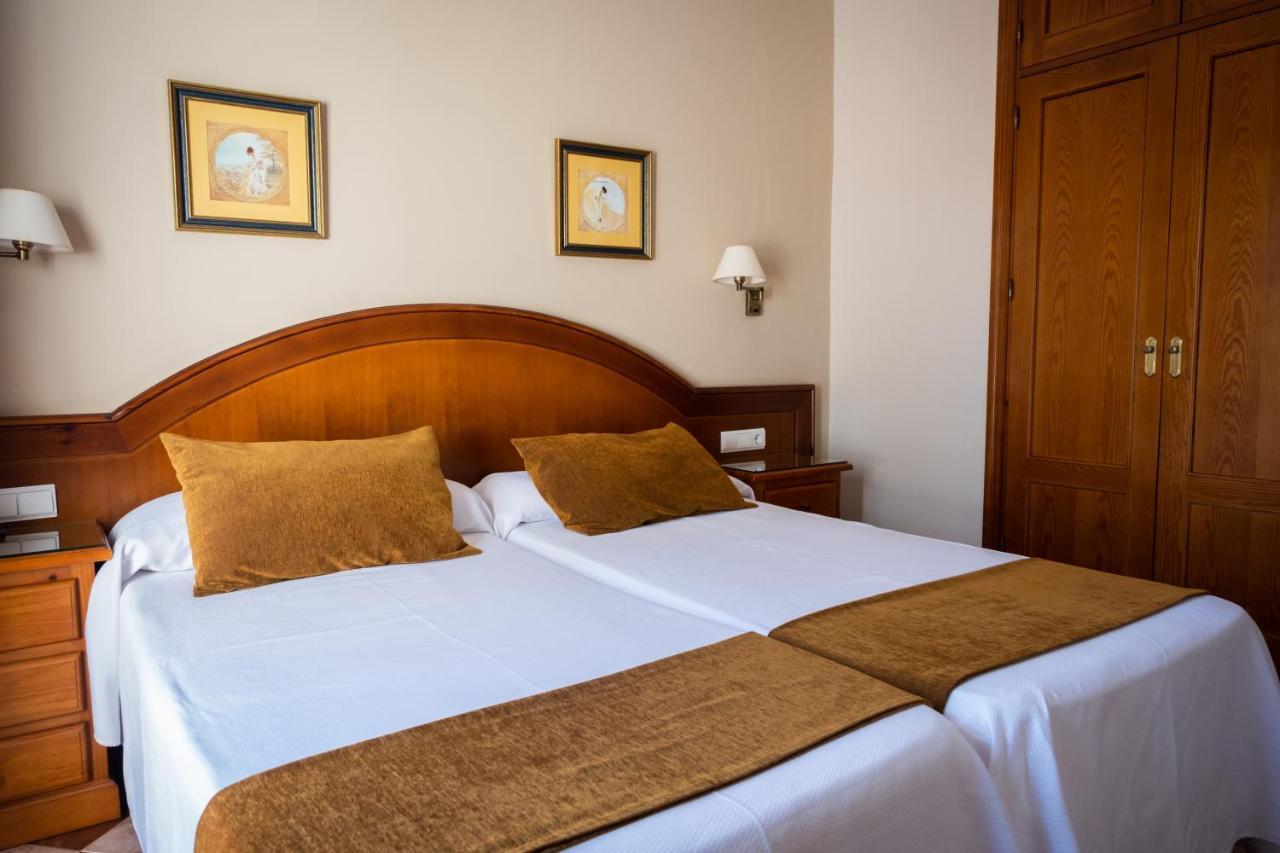Hostal Cabo Roche كونيل ذي لا فرونتيرا المظهر الخارجي الصورة
