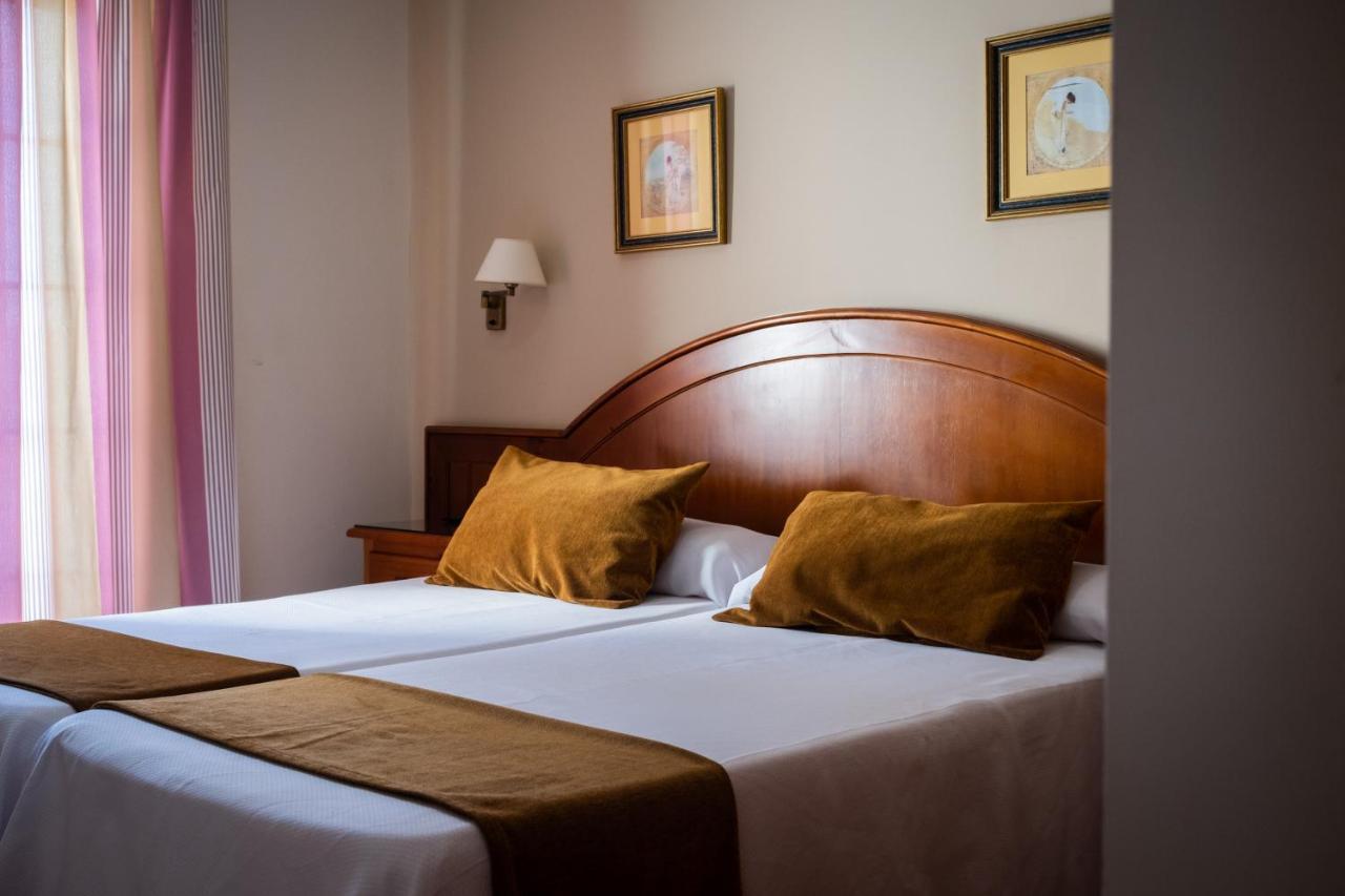 Hostal Cabo Roche كونيل ذي لا فرونتيرا المظهر الخارجي الصورة