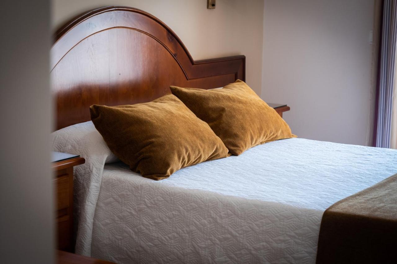 Hostal Cabo Roche كونيل ذي لا فرونتيرا المظهر الخارجي الصورة