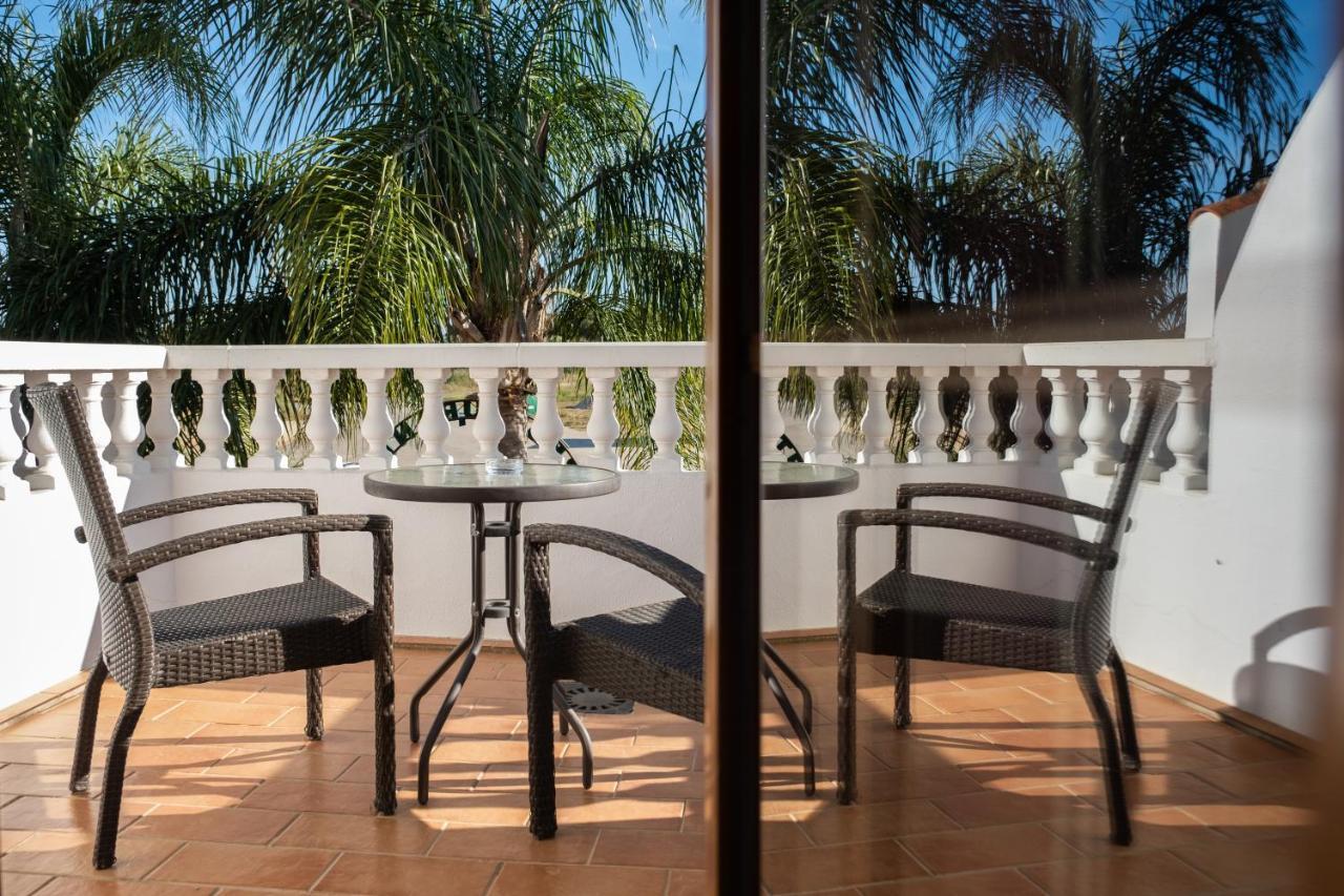 Hostal Cabo Roche كونيل ذي لا فرونتيرا المظهر الخارجي الصورة