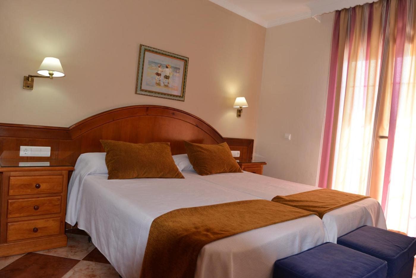Hostal Cabo Roche كونيل ذي لا فرونتيرا المظهر الخارجي الصورة